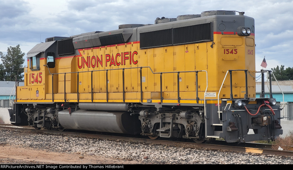 UP GP40-2 1545